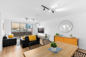 2-Bedroom Apartment in Paris End of Melbourne CBD